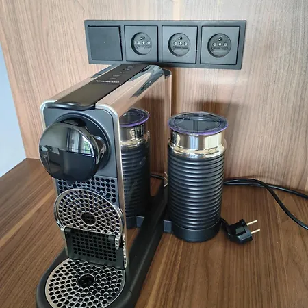 Free Parking Modern Smichov With Large Balcony Appartamento Praga