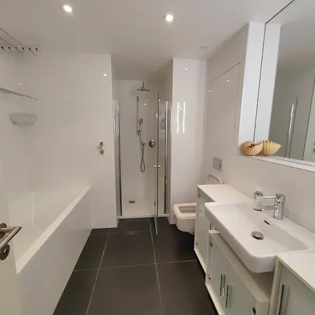 Free Parking Modern Smichov With Large Balcony Praga