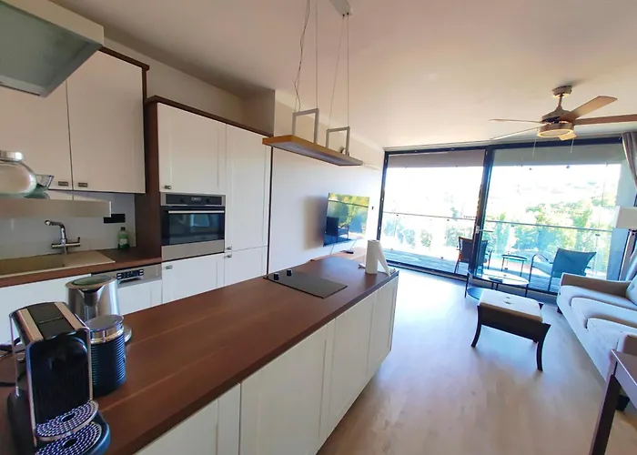 Free Parking Modern Smichov With Large Balcony Lejlighed Prag